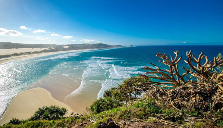 queensland,places to visit in queensland,tourist attraction in queensland,great barrier reef,daintree national park,fraser island,gold coast,whitsunday islands,cairns