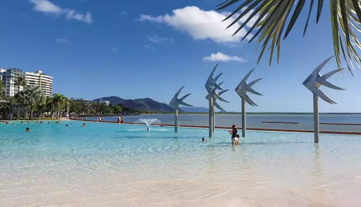 queensland,places to visit in queensland,tourist attraction in queensland,great barrier reef,daintree national park,fraser island,gold coast,whitsunday islands,cairns