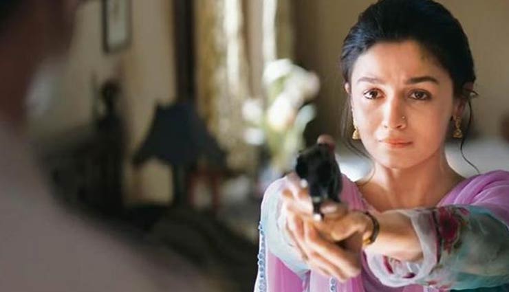 सिर्फ 6 दिनों में 'स्त्री' और 'राजी' को धूल चटाई आयुष्मान की फिल्म 'बधाई हो' ने, अब तक कमाए इतने करोड़ रूपये bollywood,ayushmann khurrana,sanya malhotra,badhaai ho,box office collection,badhaai ho box office collection,stree,arjun kapoor,parineeti chopra,namaste england,stree,raazi