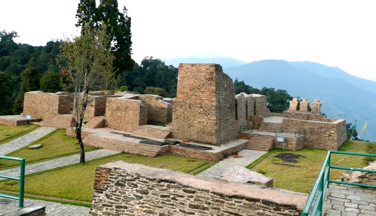 hidden historical places of india,nizamat imambara murshidabad,zampa gateway diu,arvalem rock cut goa,sirpur town chhattisgarh,rabdentse sikkim,leh palace ladakh