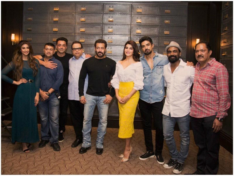 2 साल, 4 फिल्में, कमाई 1400 करोड़, यह है ‘सुल्तान’ bollywood,Salman Khan,sultan,aamir khan,ghajini,dabaang,kick,race 3,dabaang 3