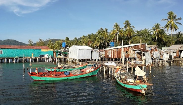 phu quoc island,phu quoc beaches,vietnam islands,tropical paradise vietnam,phu quoc travel guide,gulf of thailand islands,phu quoc culture,phu quoc tourism,vietnam beach holidays,adventure in phu quoc,historical sites phu quoc