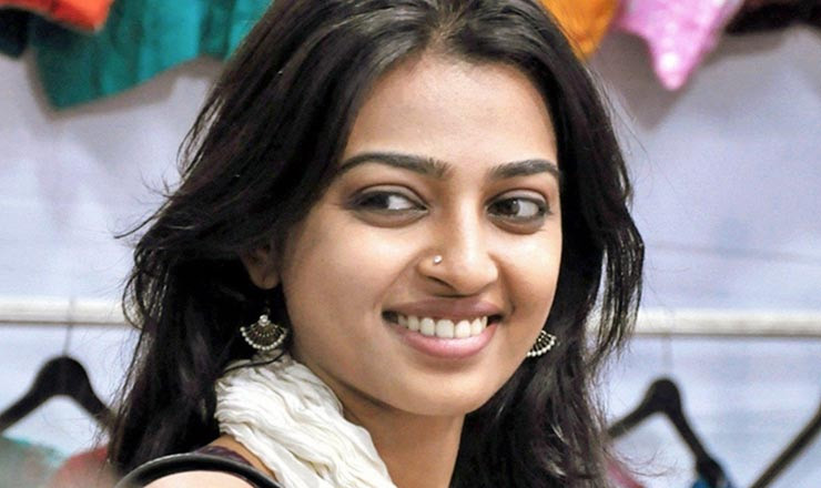 bollywood,radhika apte,rajkumar rao,bff with vogues neha dhupia