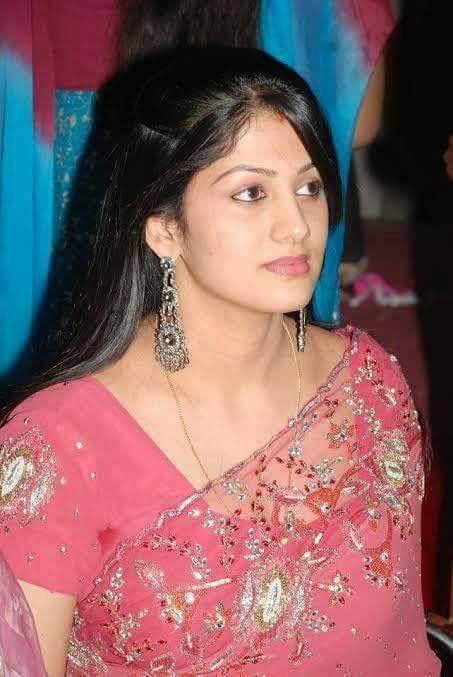 karnataka,hd kumaraswamy,kumaraswamy,radhika kumaraswamy,wife,viral photo,google trending