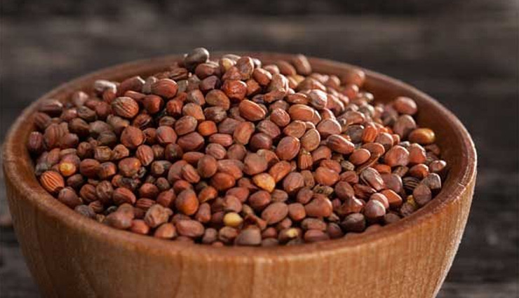 white spots on skin,treatment of white spots on skin,home remedies,home remedies to remove white spots on skin,skin care tips,skin care,turmeric benefits for skin,ginger benefits for skin,figs benefits for skin,radish seeds for skin,beauty,simple beauty tricks