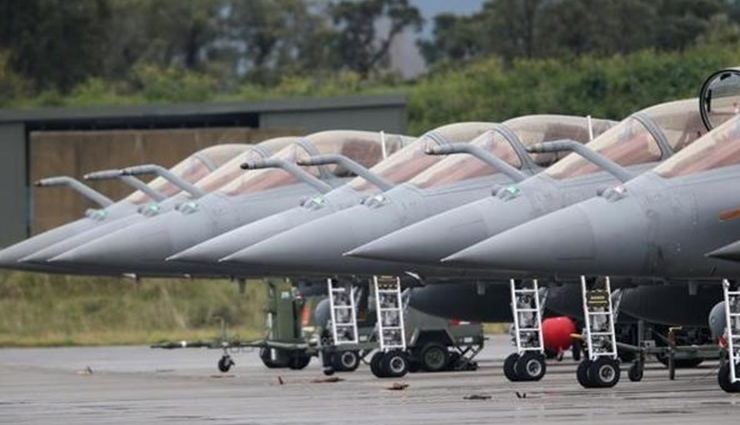 Rafale deal: Modi govt is deceiving country and violated guidelines, says Congress