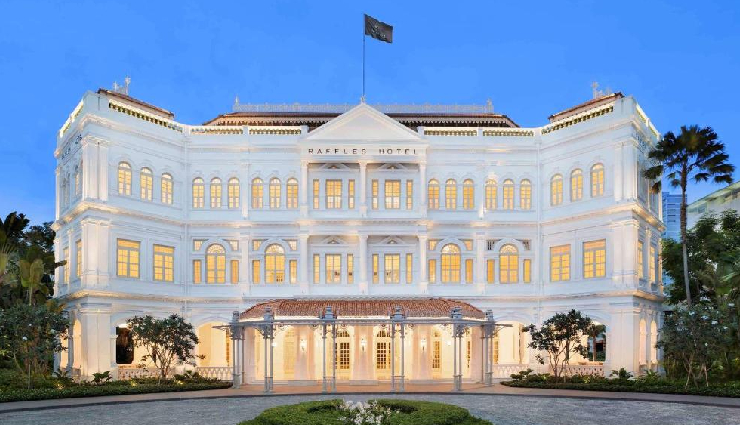 singapore fusion architecture,multicultural identity singapore,colonial and contemporary singapore,indian chinese european influences,cultural tapestry singapore,architectural marvels singapore,marina bay sands attractions,singapore flyer views,buddha tooth relic temple,night safari singapore,botanic gardens biodiversity,gardens by the bay horticulture,raffles hotel colonial charm,clarke quay asian european ambiance,resorts world sentosa entertainment,orchard road shopping haven,christmas orchard road spectacle,unique singapore experiences,singapore tour packages,southeast asia travel destinations