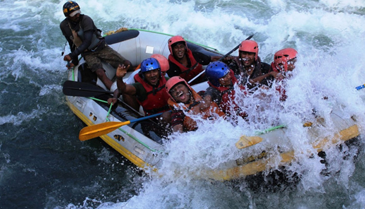 5 Best Places To Try River rafting In India