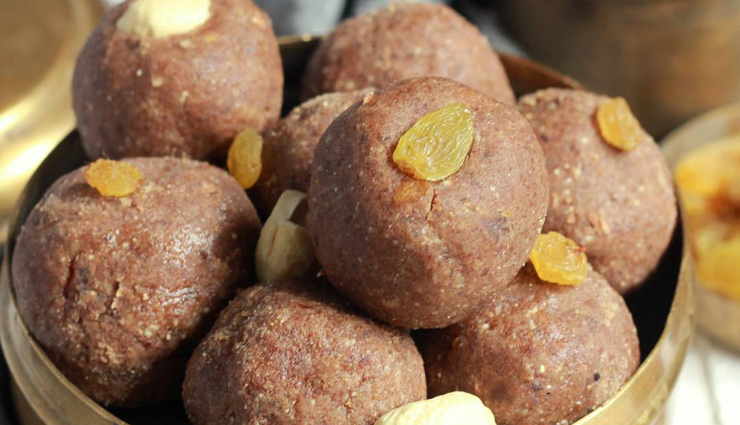 Ganesh Chaturthi Recipe- Healthy and Nutritious Ragi Ladoo