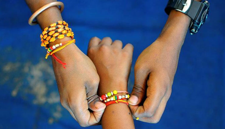 tie rakhi in rahu kaal,rakhi 2018