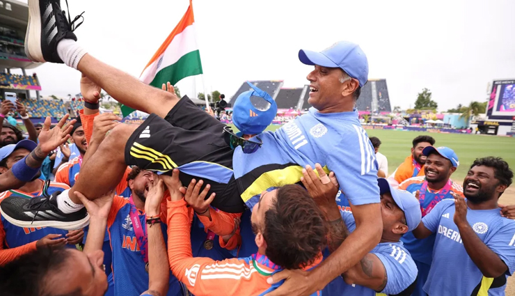 जीत के बाद ड्रेसिंग रूम से सामने आई राहुल द्रविड़ की स्पीच, रोहित शर्मा को दिया क्रेडिट
