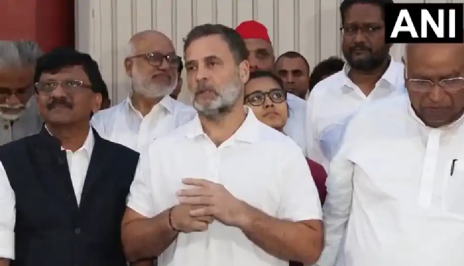 राहुल गांधी बोले- लोकतंत्र की बहाली के लिए पूरा विपक्ष एकजुट, खड़गे ने वोट चोरी के आरोपों को लेकर मोदी सरकार पर साधा निशाना