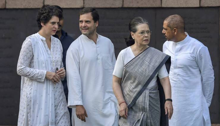 लोकसभा चुनाव 2019: कांग्रेस ने जारी की 15 उम्‍मीदवारों की पहली लिस्ट, प्रियंका का नाम नहीं, सोनिया रायबरेली और राहुल अमेठी से ही लड़ेंगे चुनाव 