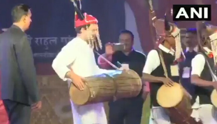  
सिर पर मुकुट और ढोल बजाते नजर आए राहुल गांधी, किया आदिवासी डांस, वीडियो वायरल