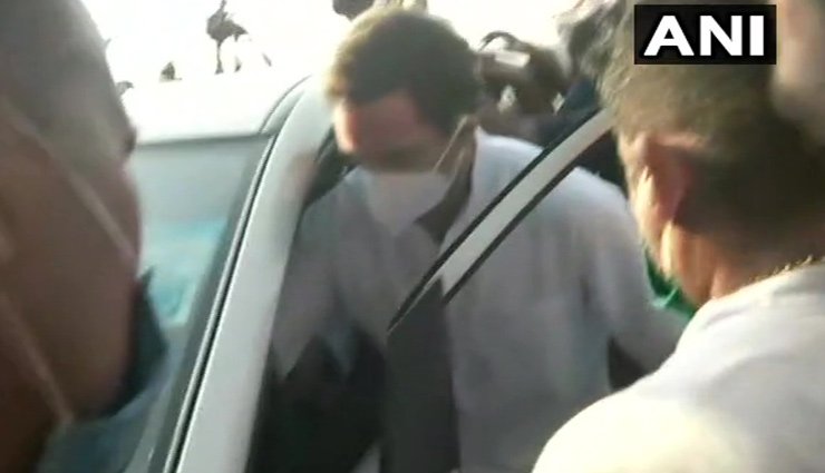 हाथरस रवाना हुए राहुल-प्रियंका, DND पर कांग्रेस कार्यकर्ताओं पर लाठीचार्ज

