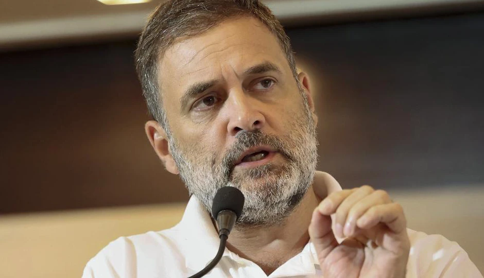 बिहार चुनाव 2025: किशनगंज में राहुल गांधी ने मोदी-शाह पर लगाया वोट चोरी का आरोप, बोले– 'कहीं भी जाएं, पकड़े जाएंगे'