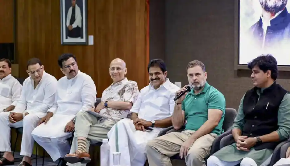राहुल गांधी का बड़ा राजनीतिक बयान, मोदी सरकार को लेकर कर दी बड़ी भविष्यवाणी