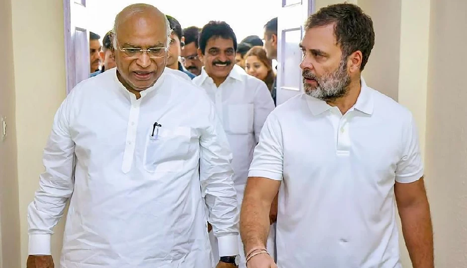 राहुल गांधी और खरगे ने स्वतंत्रता दिवस पर लाल किला न जाकर जताई नाराजगी, BJP ने कहा- देश और सेना का अपमान