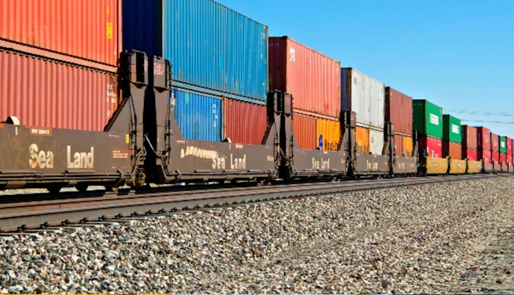 आज से शुरू हो सकता है रेलवे का वेस्टर्न डेडिकेटेड फ्रेट कॉरिडोर, 60 किमी प्रति घंटा की गति से चलेंगी मालगाड़ियाँ