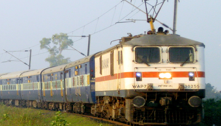 अजमेर : बिजली से दौड़ेंगी अब अजमेर-पालनपुर रेल मार्ग पर 54 ट्रेनें, हर दिन होगी 19 लाख रूपये की बचत