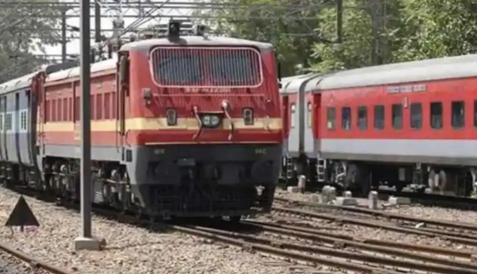 RRB NTPC : 5800 पदों पर निकली भर्ती, शुरू होने को है आवेदन प्रक्रिया, इन बातों को भी जानें