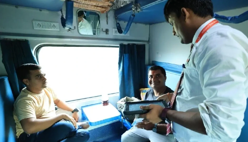 ट्रेनों में टिकट बुकिंग के नियमों में बदलाव: अब तय हुआ सोने का समय और लोअर बर्थ पाने वालों के लिए नई व्यवस्था