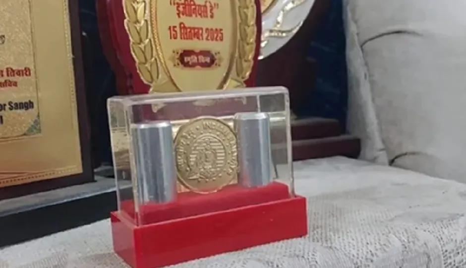 रेलवे में बड़ा घोटाला: रिटायर्ड कर्मचारियों के साथ धोखा, ‘चांदी’ के मेडल तांबे के निकले