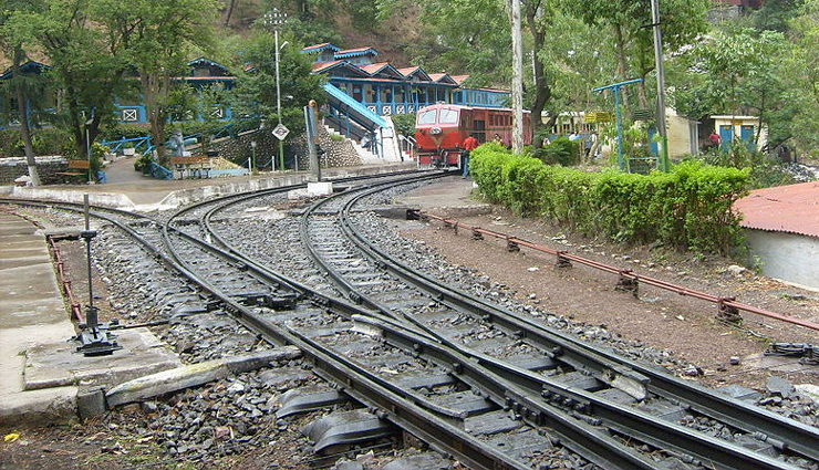 मनमोहक वास्तुकला के लिए जाने जाते हैं भारत के ये आकर्षक रेलवे स्टेश