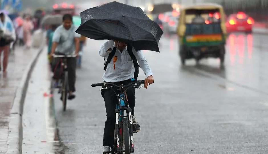 झमाझम बारिश और बर्फबारी का डबल अटैक, जम्मू से यूपी तक 7 राज्यों में मौसम अलर्ट