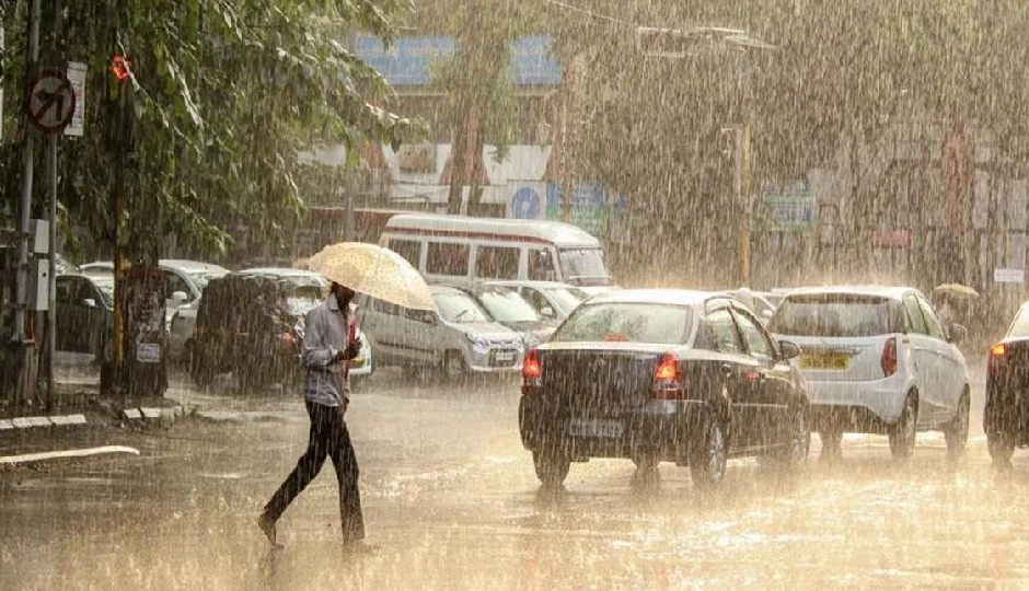 उत्तर भारत में मौसम का कहर, 9 राज्यों में आंधी-बारिश का अलर्ट