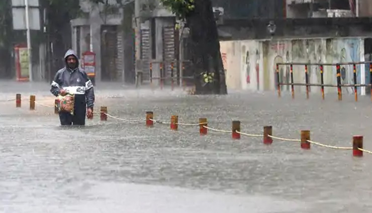 कुछ घंटों की बारिश में पानी-पानी हुई मुंबई, तस्वीरों में देखिए शहर का हाल mumbai,heavy rain in mumbai,mumbai rain photos
