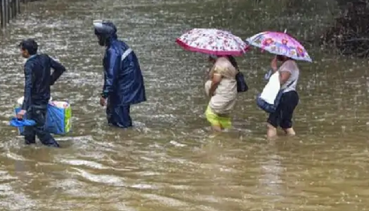 कुछ घंटों की बारिश में पानी-पानी हुई मुंबई, तस्वीरों में देखिए शहर का हाल mumbai,heavy rain in mumbai,mumbai rain photos