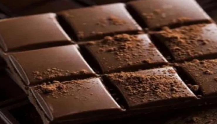 इस शहर में हुई चॉकलेट की बरसात, सुबह चारों ओर सड़कों पर नजर आई मोटी परत