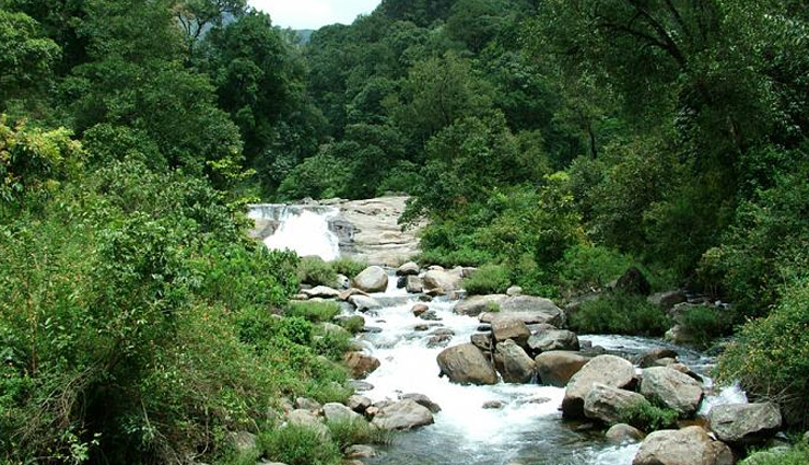 mawsynram-cherrapunji,agumbe,chinnakallar,neriamangalam,amboli,indian places,most wettest states in india,india