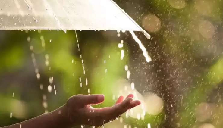 मानसून के दिनों में प्रकृति पेश करती हैं अद्भुद नज़ारे, आनंद उठाने के लिए भारत की ये 8 जगहें हैं बेस्ट 