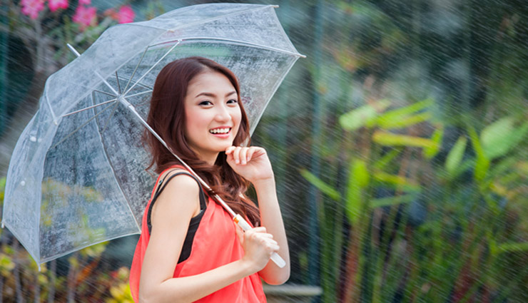 बारिश के मौसम में इस तरह रखे अपनी त्वचा का ख्याल #Beauty Secrets