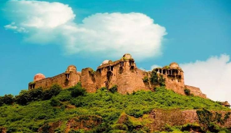 weird news,weird fort,raisen fort,mysterious forts