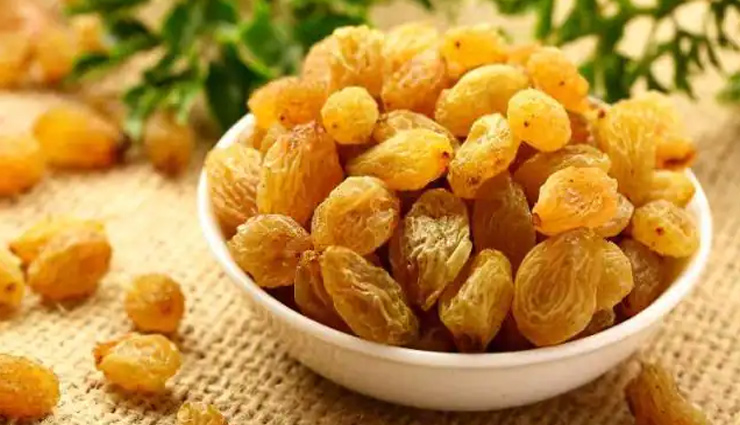 8 Proven Nutritional Benefits of Raisins