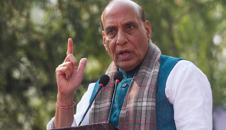 समुद्र की गहराई से भी व्यापारी जहाज के हमलावरों को ढूंढ लेंगे: राजनाथ सिंह