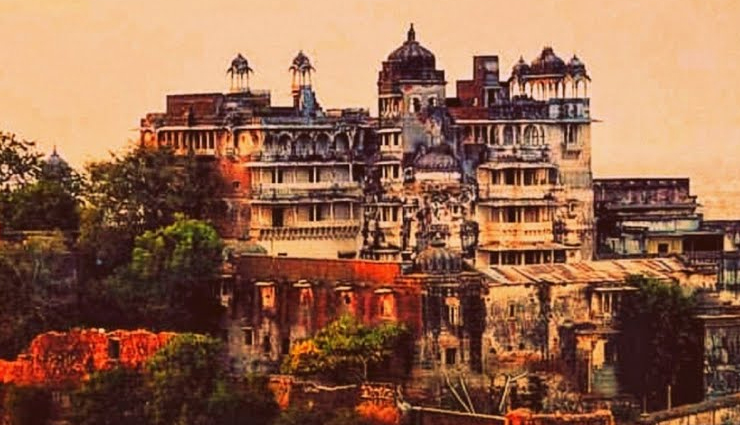 banswara city palace,rajasthan heritage,historic architecture,mahi dam,banswara water reservoir,scenic lake view,talwara fort,historical forts,banswara heritage,chheench waterfalls,scenic beauty,nature retreat,diablab lake,banswara lakes,bird watching,raj mandir,historical monument,architecture
    kagdi pick-up weir,banswara water weir,irrigation structure,madareshwar temple,hindu temples,religious tourism,ram kund,banswara holy pond,pilgrimage site,bhim kund,banswara bathing ghats,religious rituals