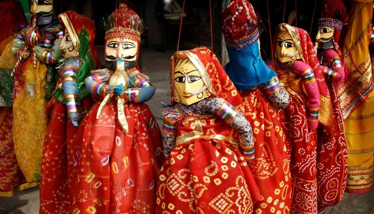 handicrafts of rajasthan,rajasthan,things to buy in rajasthan,katputli,block printing,bandhani,blue pottery,marble handicrafts