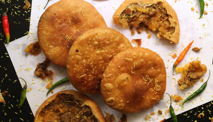 dishes to try in rajasthan,rajasthan,daal- baati and churma,ghevar