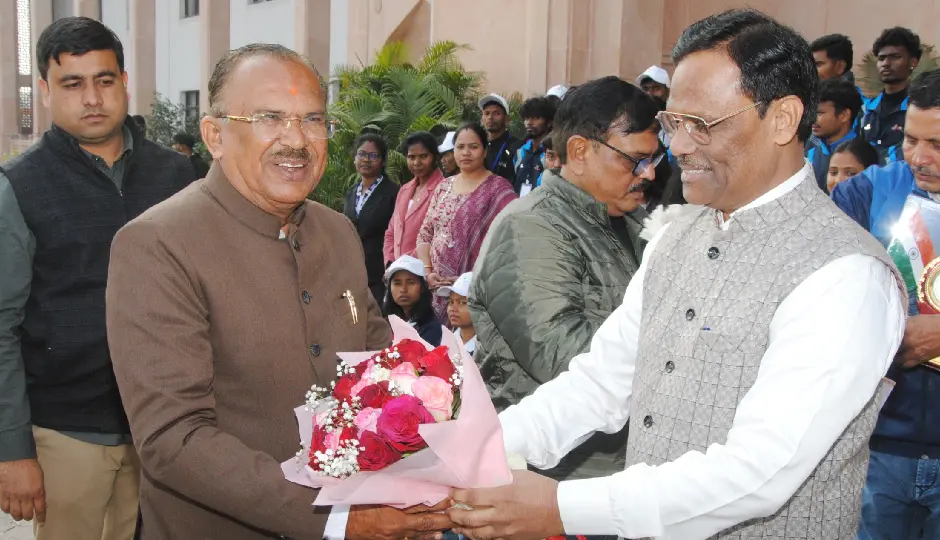 17वां आदिवासी युवा आदान–प्रदान कार्यक्रम सम्पन्न, उत्कृष्ट आदिवासी युवाओं को देवनानी ने नगद पुरस्कार से किया सम्मानित