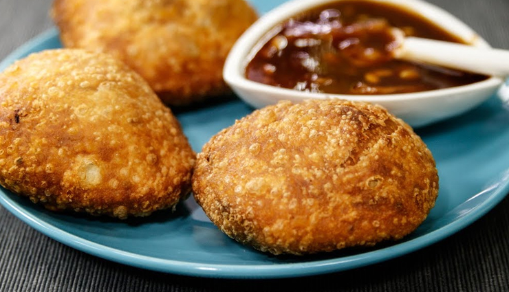 dal bati churma,laal maas,pyaz ki kachori,mirchi vada,gatte ki sabzi,kadhi,famous recipes of rajasthan,food of rajasthan,cuisines of rajasthan,rajasthan