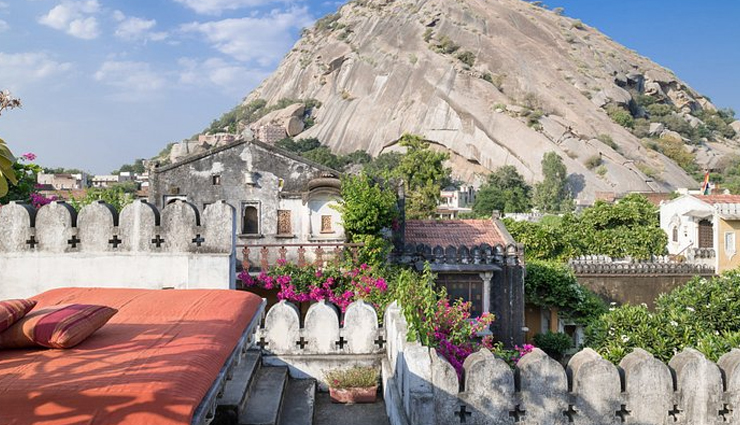 offbeat places in rajasthan,rajasthan,places to visit in rajasthan,ranakpur,rusirani,narlai,leopards that inhabit caves in bera,bishnoi village