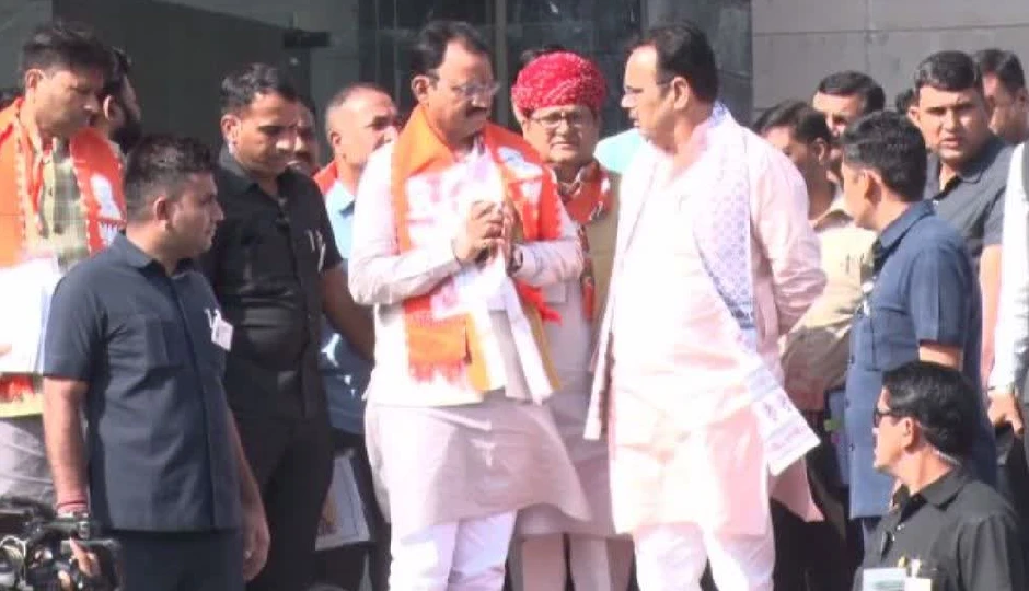 जयपुर डंपर हादसे के बाद बीजेपी ने रोकी SIR कार्यशाला, CM भजनलाल ने मंत्रियों को राहत कार्य में लगाया