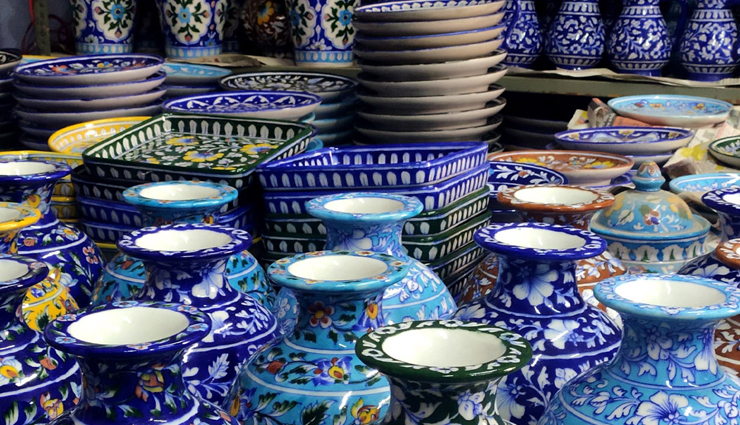 handicrafts of rajasthan,rajasthan,things to buy in rajasthan,katputli,block printing,bandhani,blue pottery,marble handicrafts