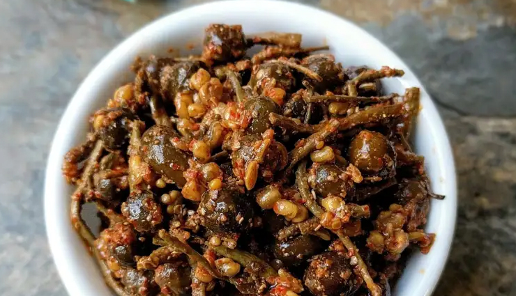 dishes to try in rajasthan,rajasthan,daal- baati and churma,ghevar