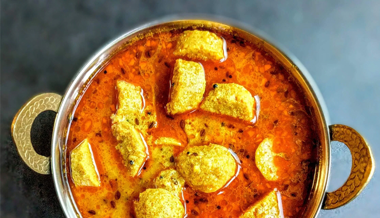 dal bati churma,laal maas,pyaz ki kachori,mirchi vada,gatte ki sabzi,kadhi,famous recipes of rajasthan,food of rajasthan,cuisines of rajasthan,rajasthan