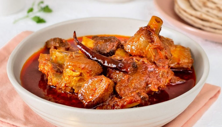 dishes to try in rajasthan,rajasthan,daal- baati and churma,ghevar